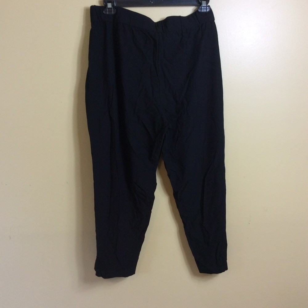 NWOT Eileen Fisher black stretch cropped pants. XL. - Picture 6 of 8